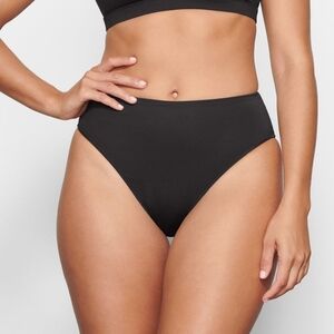 SKIMS▪️Signature Swim Mid Waist Cheeky Bikini Bottoms in Onyx